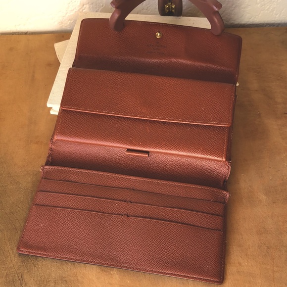 💯 AUTH. LOUIS VUITTON WALLET - Picture 3 of 15